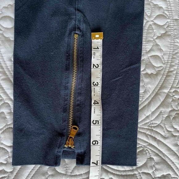DKNY Women's Dark Blue Skinny Elastic Pants  zipper at the Bottom  size 6 - Picture 7 of 13